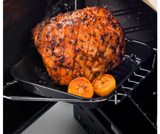 Geroosterde kip met sinaasappel in geopende oven van Falcon Professional Deluxe 90 Gas