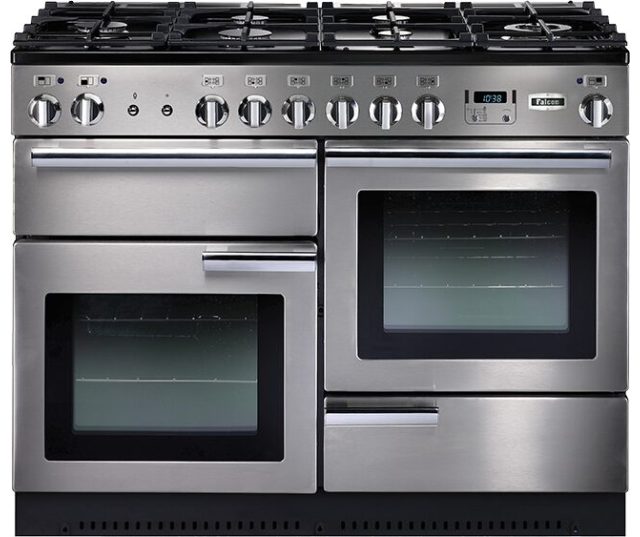 Falcon Professional+ 110 Gas fornuis roestvrijstaal, vooraanzicht met gasfornuis, bedieningspaneel en twee ovens