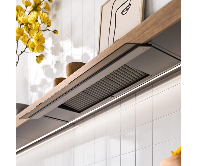 Falmec SHELF120R wandafzuiging in schuin perspectief, details zichtbaar van filter en onderunit