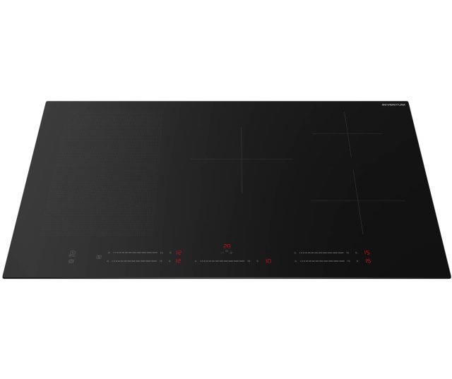 Inventum IKI8045 inductiekookplaat schuin vooraanzicht met bedieningspaneel en vier inductiezones
