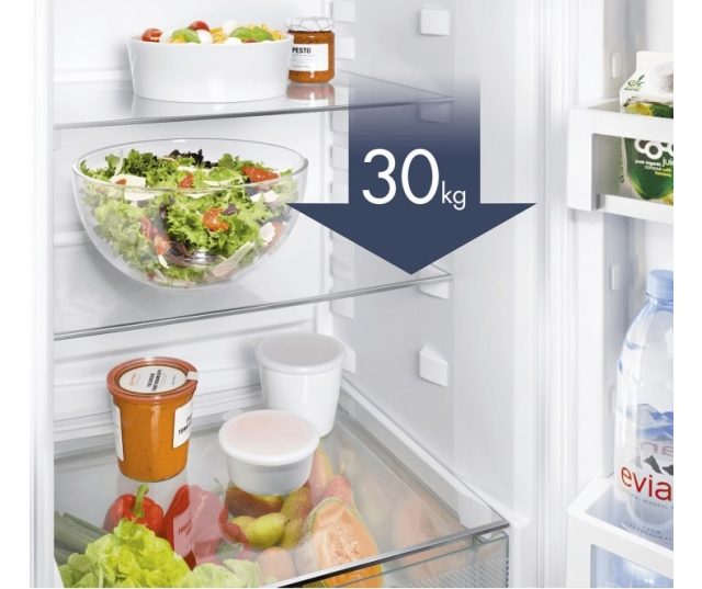 De legplateaus van de Liebherr CBNes4898 koelkast roestvrijstaal hebben een draagvermogen van wel 30 kilogram