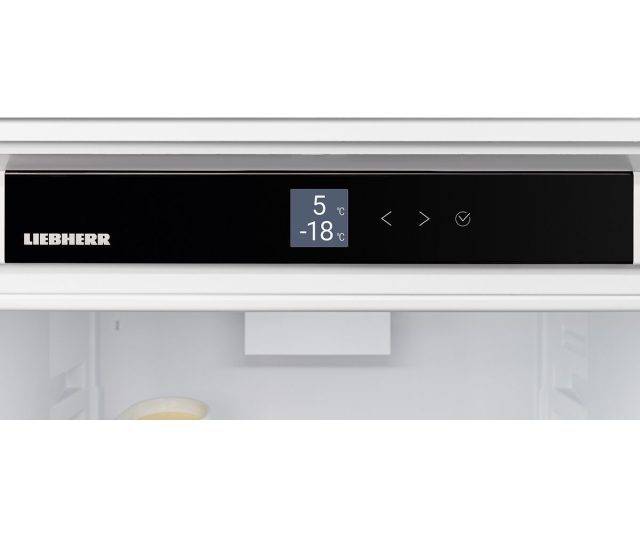 Touch-display van de Liebherr ICBNSd 7623-20 met 5 graden in het koeldeel en -18 graden in het vriesdeel, plus de bedieningstoetsen
