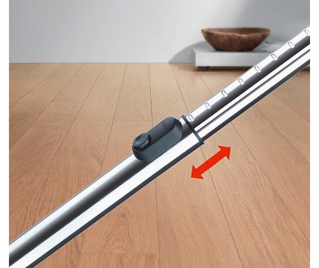 De zuigbuis van de Miele Compact C2 stofzuiger is een roestvrijstalen, tweedelige zuigbuis