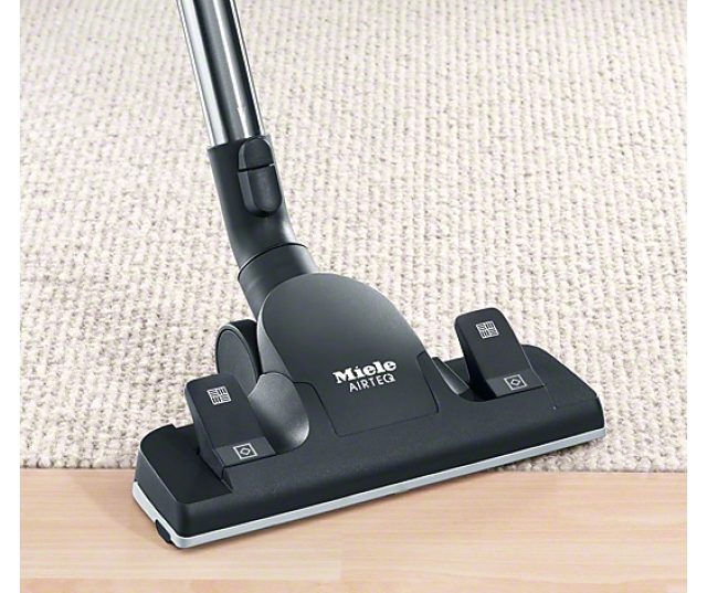 De Miele Complete C3 Brilliant stofzuiger wordt geleverd met verschillende accessoieres en zuigmonden