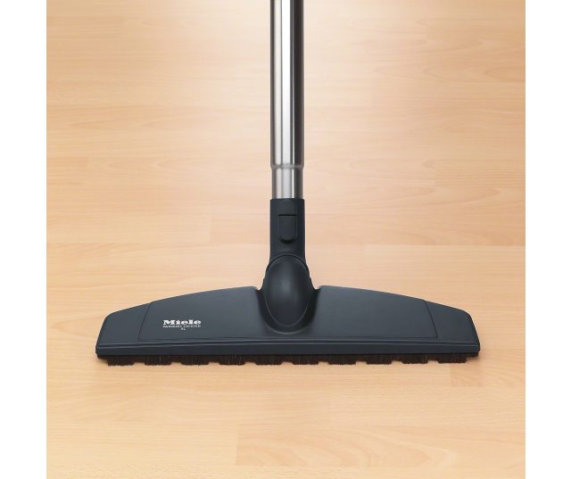 De Miele Complete C3 Brilliant stofzuiger wordt gelverd met parketborstel Parkett Twister SBB 400-3