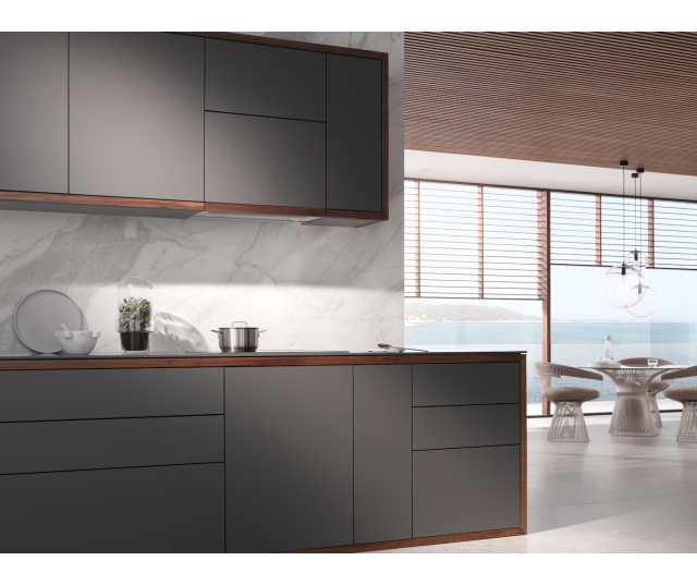 Miele DAZ 1620 afzuikap ingebouwd in moderne zwarte keuken, gesloten deur, minimalistisch design