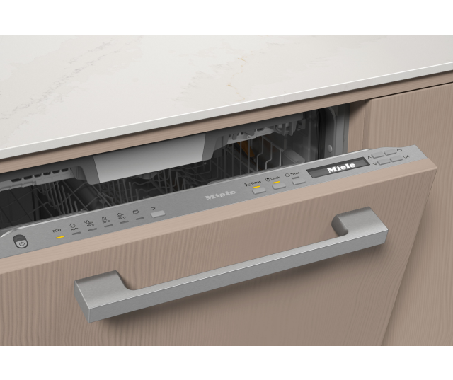 Miele G 7281 vaatwasser bedieningspaneel met knoppen en display in gesloten positie