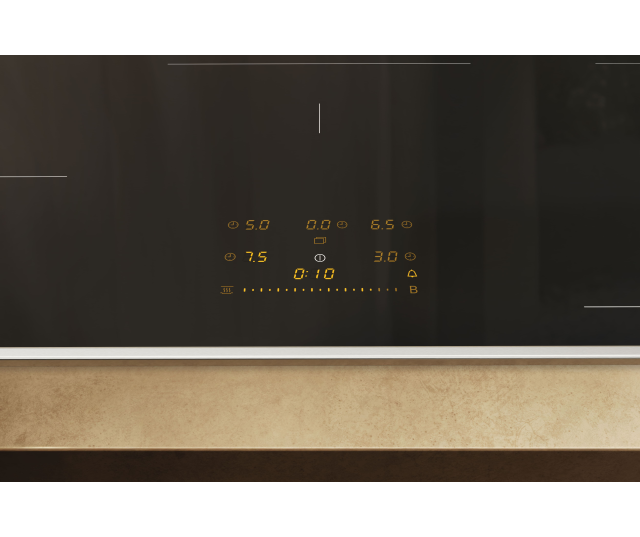 Miele KM 8484 FR inductiekookplaat bedieningspaneel detail met powerniveaus en timer display