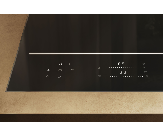Miele KM8885FL inductiekookplaat detail bedieningspaneel met toetsen en regelschuiven voor kookzones in ingebouwde positie