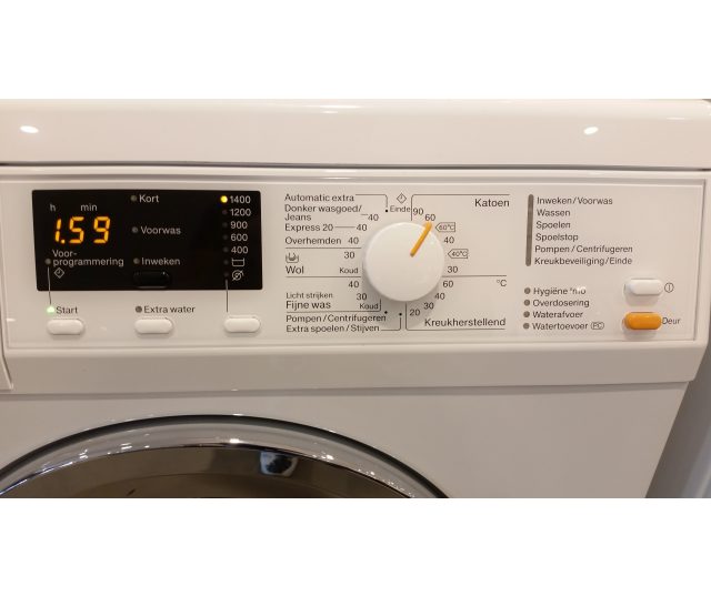 Foto van het bedieningspaneel van de Miele WDA 210 WPM