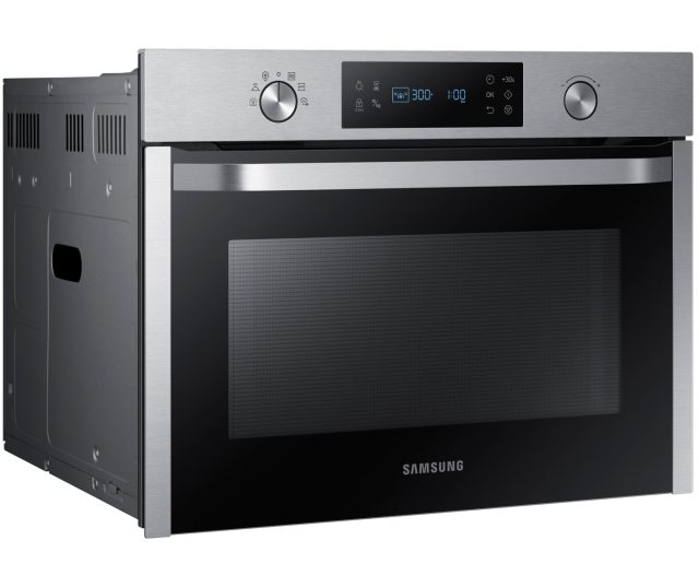 Het strakke design van de Samsung NQ50K3130BS sluit naadloos aan bij de andere inbouw apparaten uit deze serie