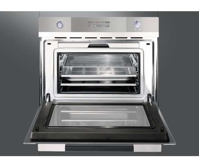 Frontaanzicht van de SC45V2 inbouw stoomoven van SMEG