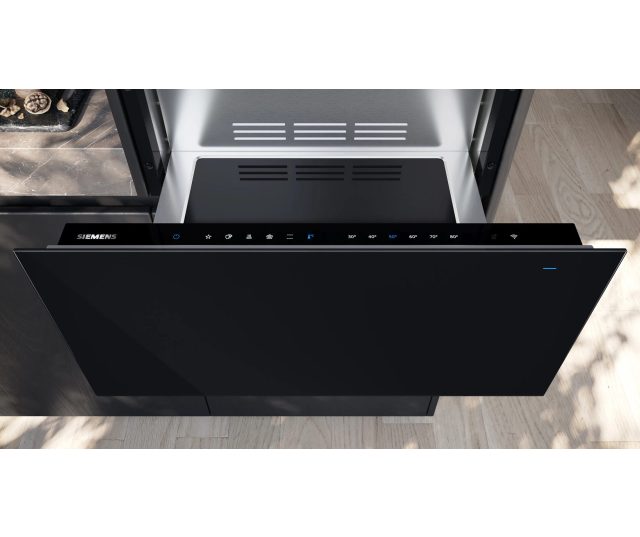 Siemens BI710D1B1 inbouwoven bovenaanzicht met bedieningspaneel en temperatuurinstellingen