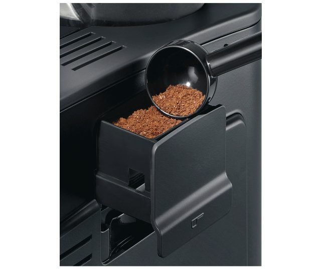 De Siemens TE501205RW koffiemachine beschikt over een lade voor voorgemalen koffie