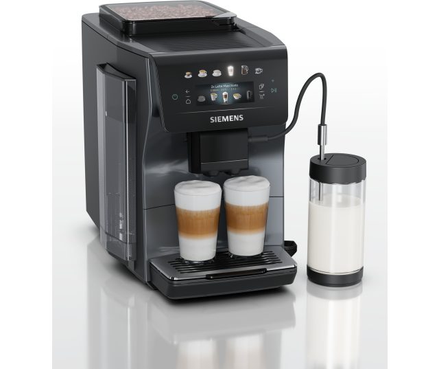 Siemens TP603EF6 volautomaat koffiemachine schuinaanzicht met twee latte macchiato en melkkan