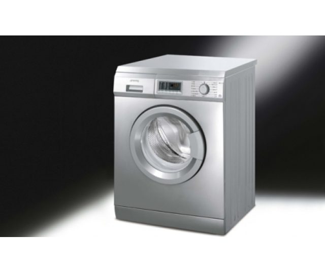 De Smeg SLB147XNL wasmachine uitgevoerd in rondom roestvrijstaal