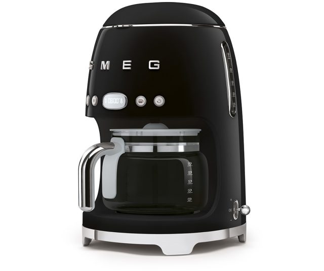 Smeg DCF01BLEU zwarte koffiemachine