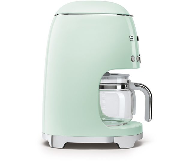 De Smeg DCF02PGEU heeft de kenmerkende retro jaren 50 vormgeving met afgeronde vormen