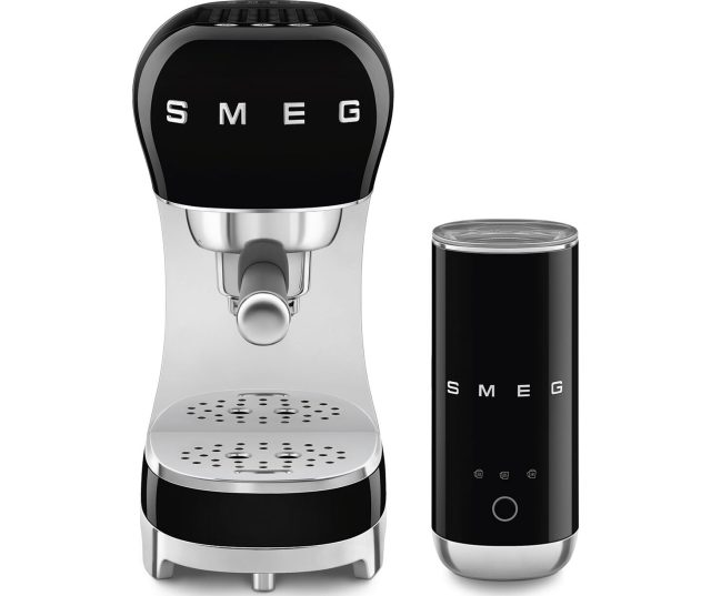 Smeg ECF03BLEU koffiemachine - zwart