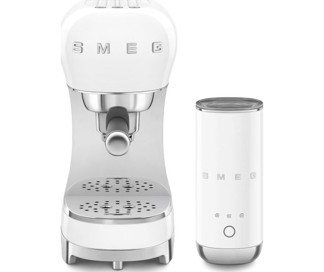 Smeg ECF03WHEU koffiemachine - wit