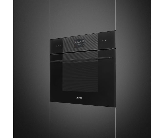 Smeg SO4102S3B combi-stoomoven, zwart, frontaanzicht gesloten in keuken