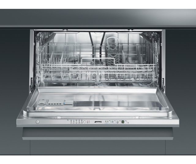 De Smeg STO905-1  horizontale inbouw vaatwasser heeft een capaciteit van 12 couverts