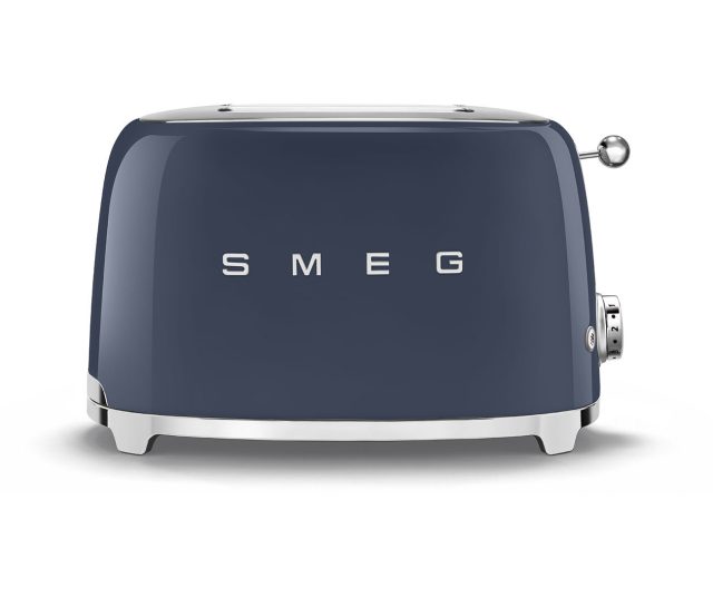 Smeg TSF01NBEU broodrooster vooraanzicht met SMEG-logo en glanzende metalen knop