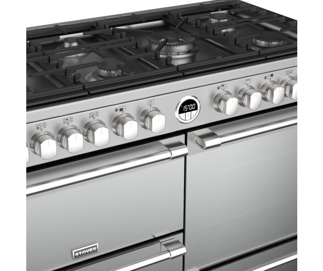 De wokbrander in het midden van het Stoves Sterling S1100 DF rvs fornuis heeft een vermogen van 4,0 kW