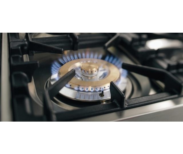 De Boretti VPNR64IX beschikt over een sterke wokbrander met een capaciteit van 5,0 kW linksvoor
