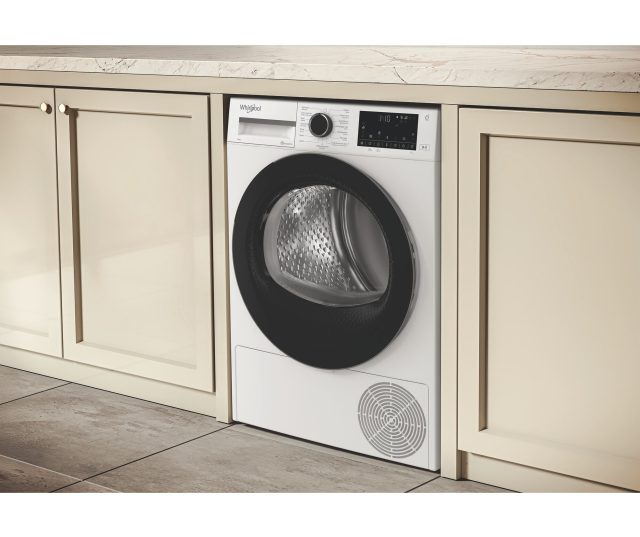 Whirlpool C WD1 84M WBS warmtepompdroogkast ingebouwd in keukeninstallatie zijkant