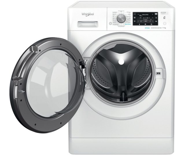 Whirlpool wasmachine met geopende deur en zichtbare trommel met perforaties