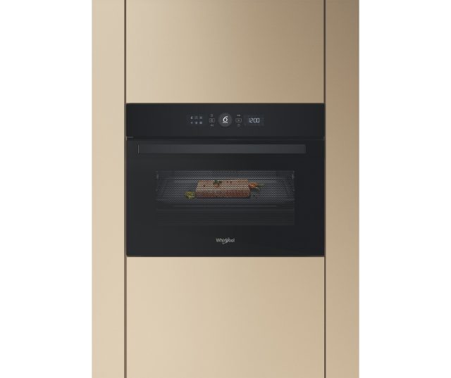 Whirlpool WCW46HMB technische schets met installatieafmetingen en deuropeningshoek