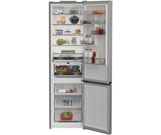Whirlpool WHK 22413 X6EE koelkast open met Crisper lade verlicht
