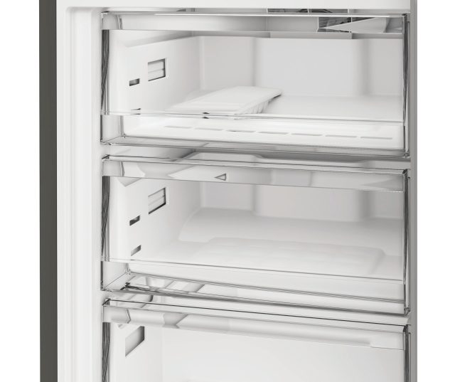 Whirlpool WHK 22413 X6EE koelkast deurvak met glazen schappen detail
