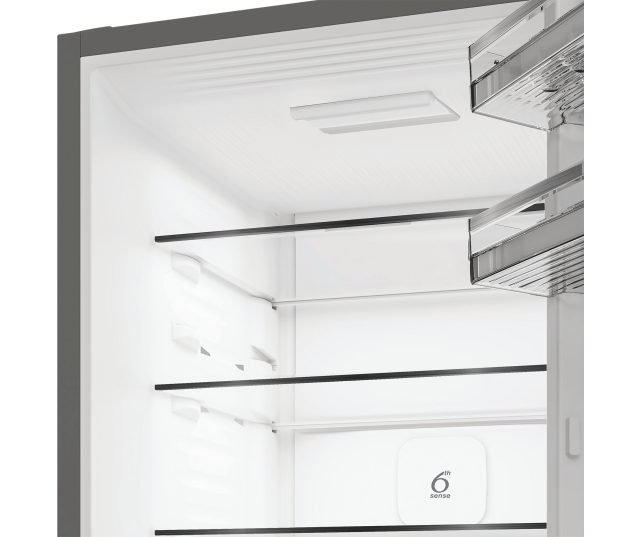 Whirlpool WHK 22413 X6EE koelkast Crisper lade met groente bovenaanzicht