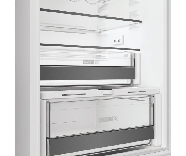 Whirlpool WHK2 5292 B4E vrieskast geopende deur met laden middengedeelte en detail