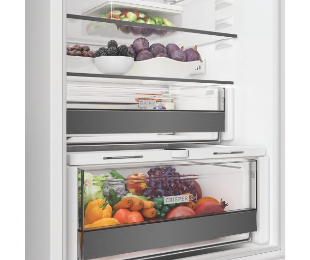 Whirlpool WHK2 5293B5E vriezerla Crisper met groenten in transparante bakken