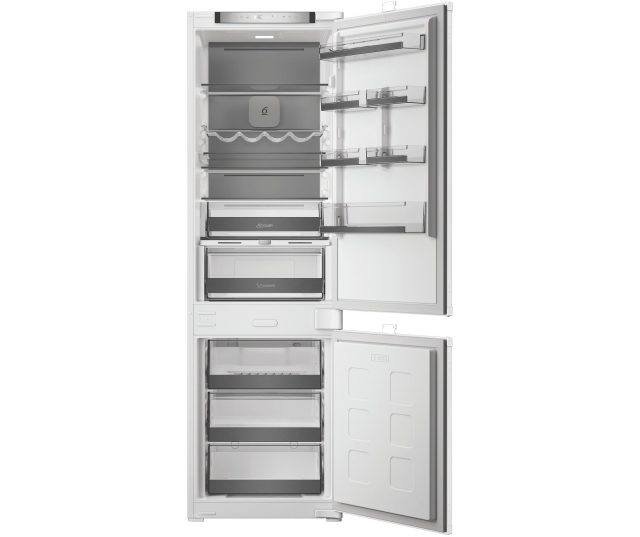 Whirlpool WHK2 5294 B6E1 inbouwkombikast geopend, bovenste en onderste deur open met zichtbare schappen en laden