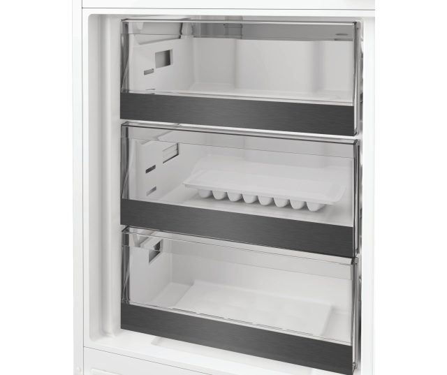 Whirlpool WHK2 5294 B6E1 vriezercompartiment leeg, alle laden zichtbaar zonder inhoud