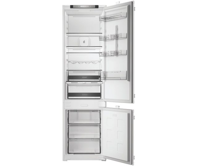 Whirlpool WHK2 5322 B4E inbouw koel-vriescombinatie, geopende deuren met lege schappen en laden