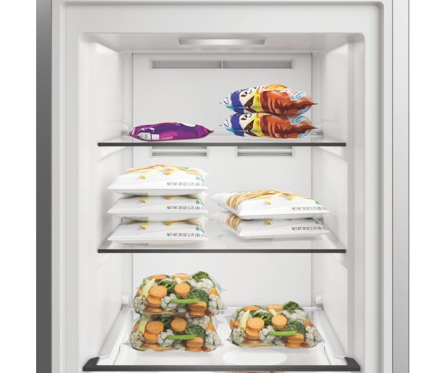 Whirlpool WHMFF 6314 W6E vriezer bovenkamer leeg met glastreiger stellingen