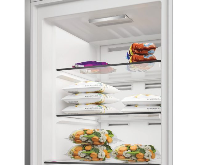 Whirlpool WHMFF 6314 XP6E onderste vriezergedeelte geopende laden