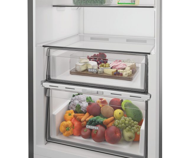 Whirlpool WHMLF 6444 XP6E koelkast dairy laden open met kaas rode vruchten