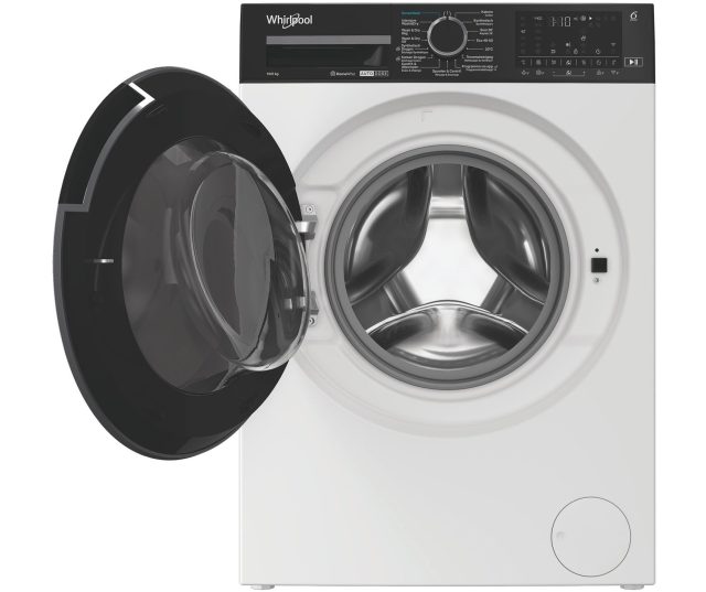 Whirlpool was/droogcombinatie met geopende deur en zichtbaar interieur van de trommel