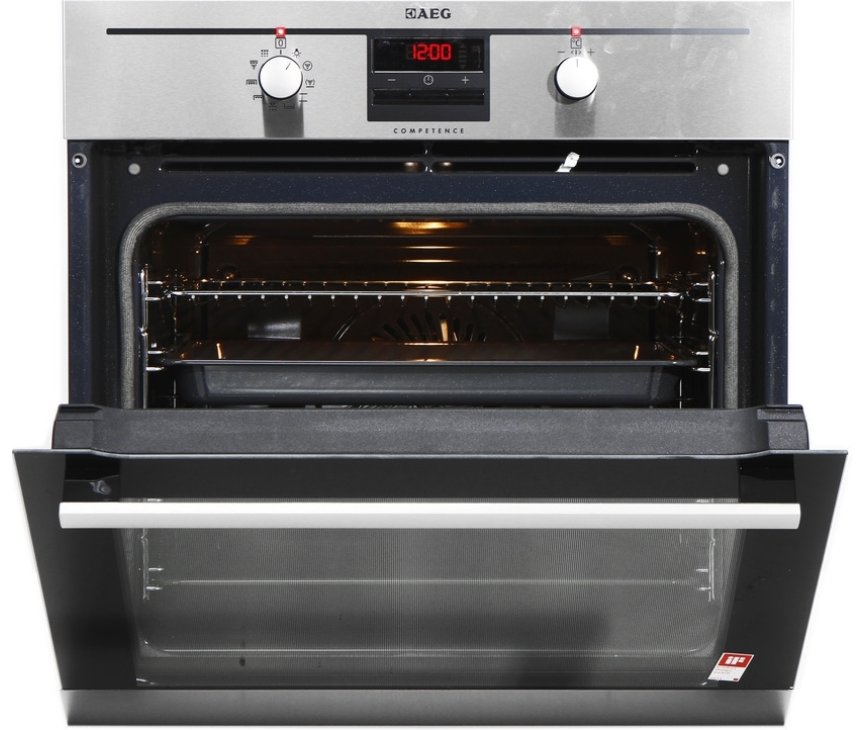 De Aeg BP3013021M oven is voorzien van een zelfreinigend pyrolyse systeem