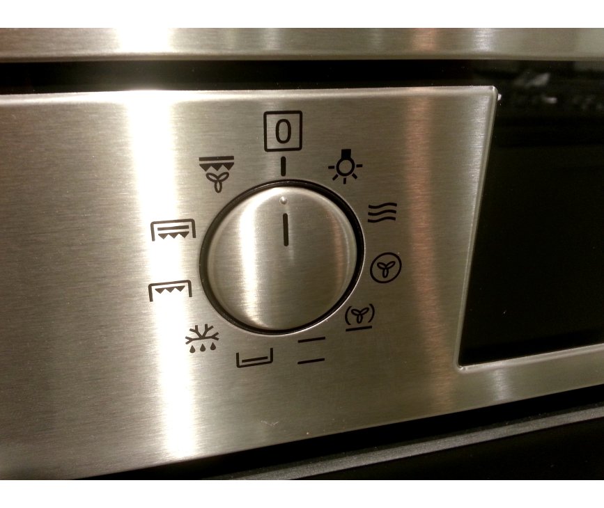 De verschillende oven / magnetron functies zijn bij de KM4400021M eenvoudig in te stellen