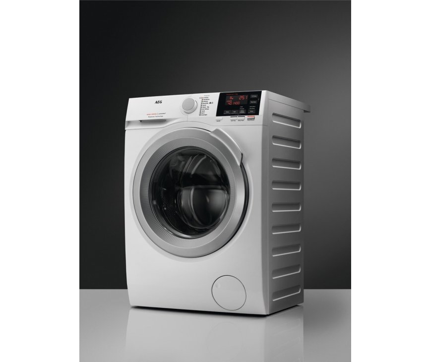 AEG L7FBREMEN wasmachine met ProSteam - 1600 toeren - 8 kg.