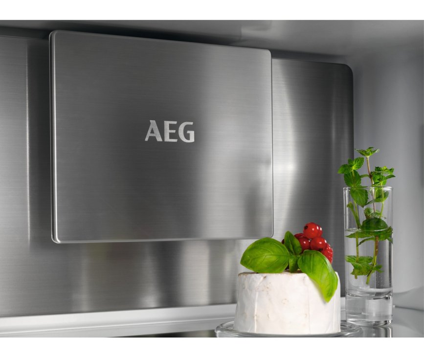 AEG SCE818E8MF inbouw koelkast - nofrost - nis 178 cm.