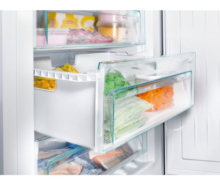 De Liebherr CNP4313 koelkast heeft een ruim vriesdeel;