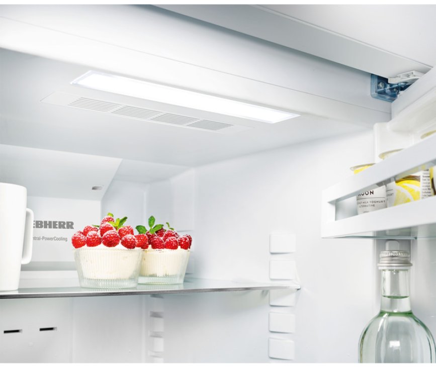 De Liebherr CTN5215 koelkast wit heeft heldere LED-verlichting voor binnenin,